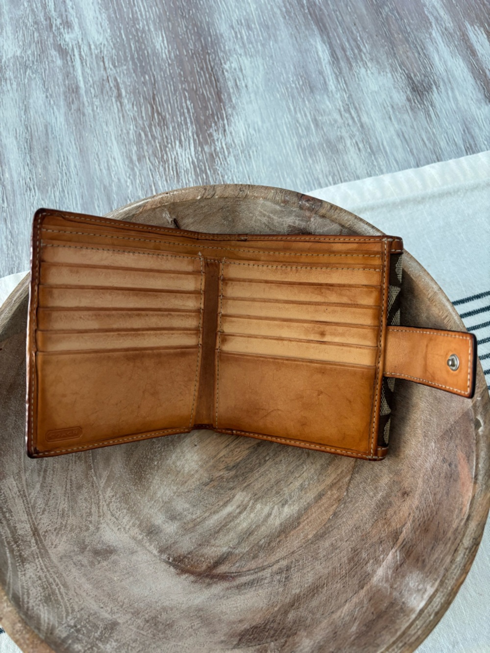 ๐ฟ๐ฆ Vintage Coach Signature Canvas Bifold Leather Wallet in Brown and Tan - Picture 8 of 12